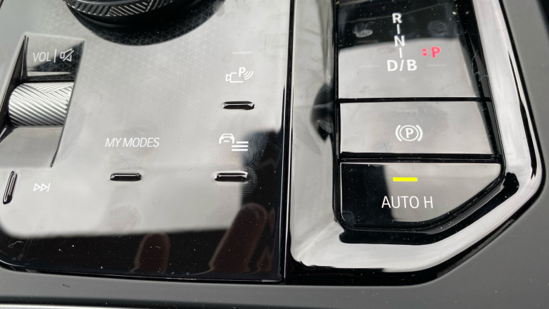 BMW iX 300kW xDrive45 M Sport 101kWh 5dr Auto [Pro Pack] Electric Estate